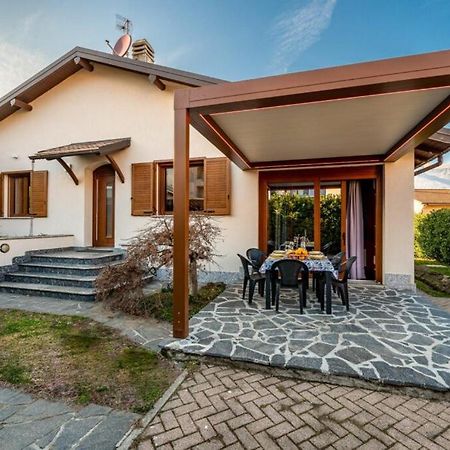 Villa Iris -Pet Friendly Stay - Garden - Private Parking- Bike Friendly Holiday House Colico Luaran gambar