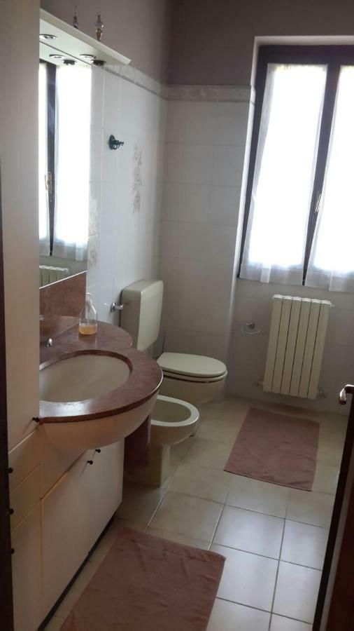 Villa Iris -Pet Friendly Stay - Garden - Private Parking- Bike Friendly Holiday House Colico Luaran gambar