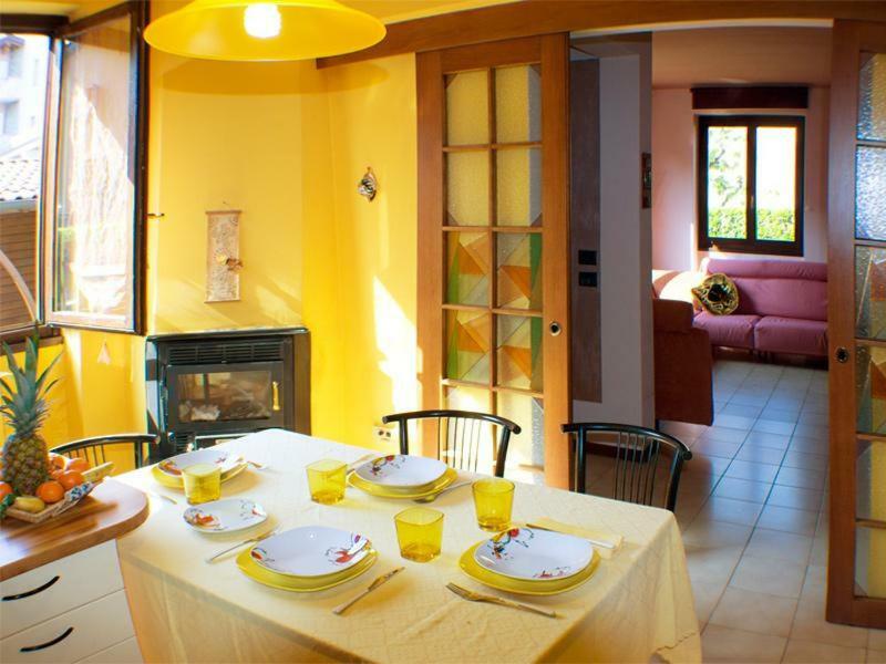 Villa Iris -Pet Friendly Stay - Garden - Private Parking- Bike Friendly Holiday House Colico Luaran gambar
